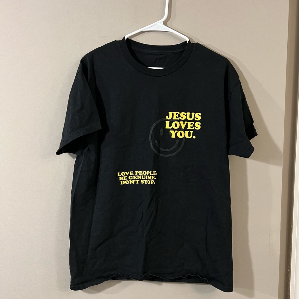 Black t shirt